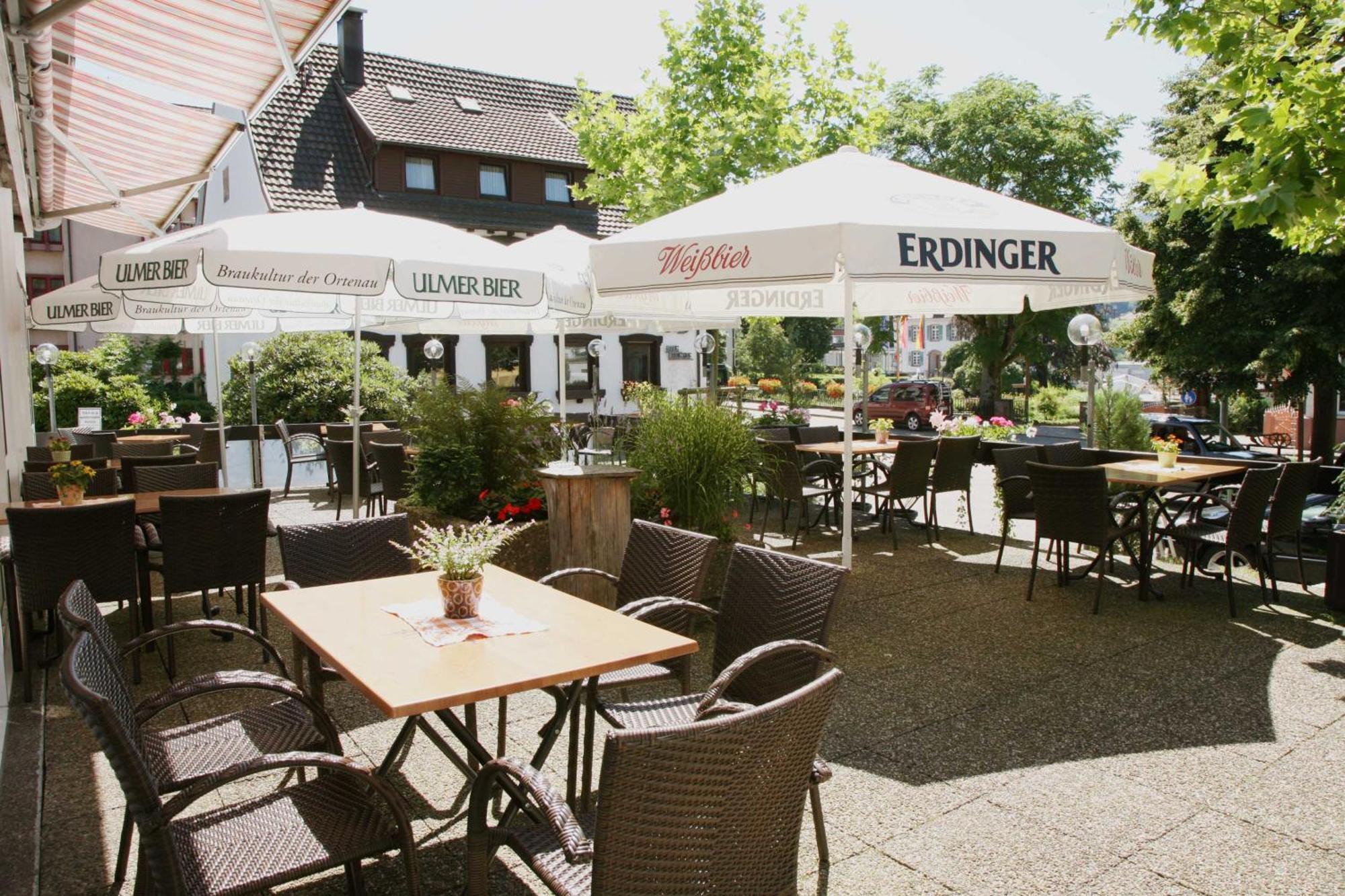 Hotel Pflug Ottenhofen im Schwarzwald Exterior photo